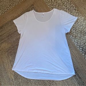 LuLa Roe Perfect Tee